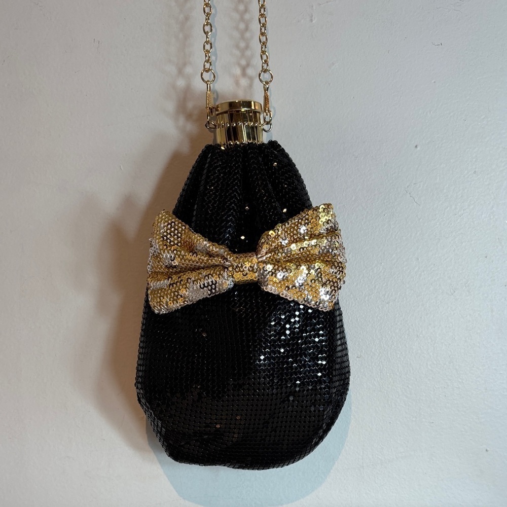Black chainmail Metal Mesh Purse with goldtone Accordion Closure bow detail - Picture 3 of 11